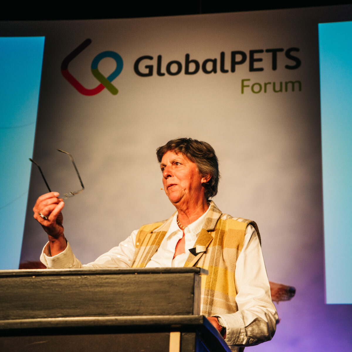 GlobalPets-62-1-1200×1200